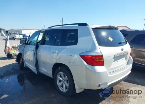 2010 Toyota Highlander Base V6 из США, поврежденный, VIN 5TDZK3EH6AS015845